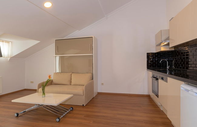 Joy Suites - Photo 38