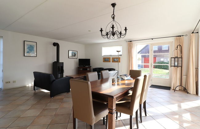 Thatched Villa With Bath in a Holiday Park - Foto 19