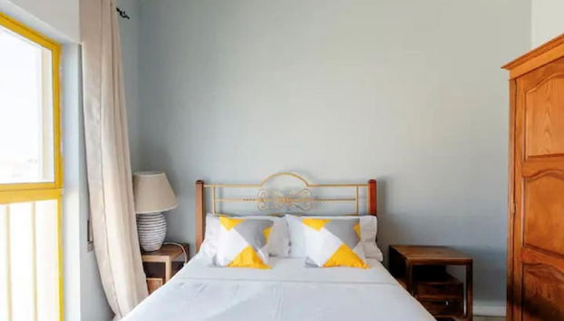 Cozy and Sunny Coastal Escape With Stunning Views - Foto 3, Habitación