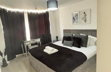 Cosy Modern Flat with garden - Photo 9