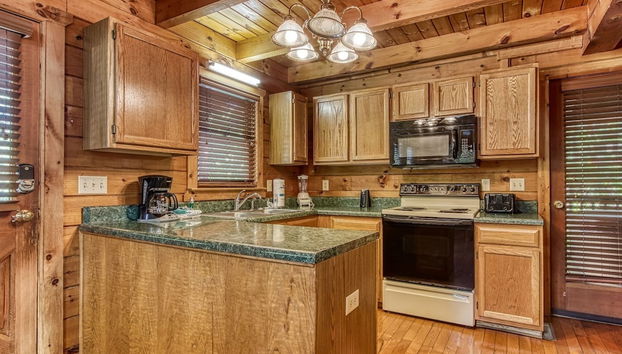 Er5 - Log Heaven - Great Location! Close To All The Action! 1 Bedroom Cabin by RedAwning - Foto 5, Cocina privada