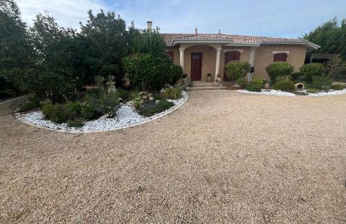 Charmant T2, Cl 3 étoiles, 4 Lits, 4 personnes et 1enfant, parking et terrasse - Foto 24