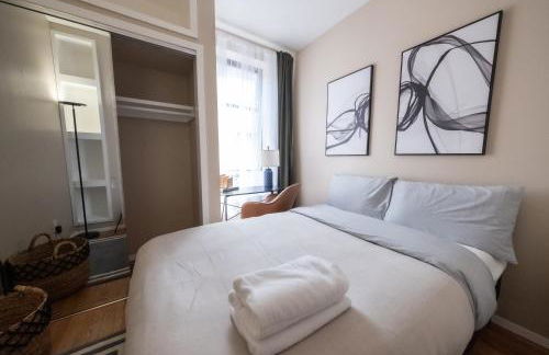 Sunlit 2BR Central Park North elevator & laundry - Foto 45