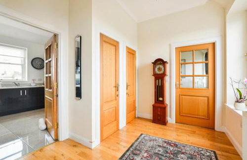 Luxury Seaview Gated Penthouse located near Edinburgh by Urban Haggis Stays - Foto 7