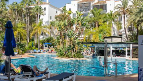 SF Marbella Luxury Beach Apartment - Jardines de las Golondrinas - Photo 1, Garden, sunbed, Garden view