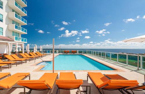 City View Balcony steps from Restaurants, Peacock Park & Marina - Foto 2