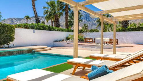 Spacious home with pool, fireplace, outdoor deck - Foto 3