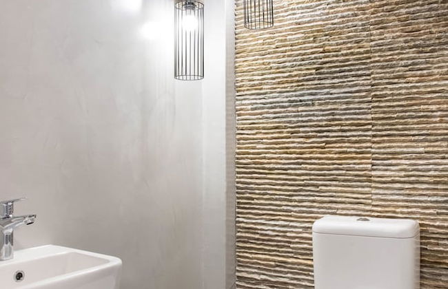 Pebble Luxury Suite by the Sea - Photo 20