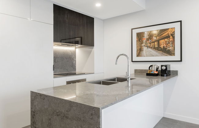 Meriton Suites Melbourne - Photo 25