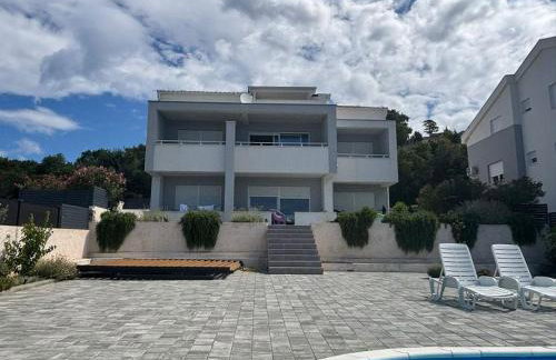 House off Caska - Photo 6