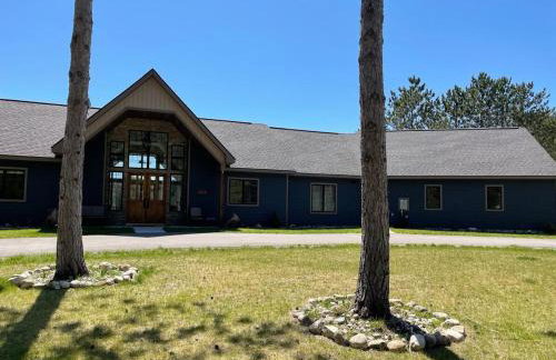 Woodsy and Private- Dream House on a 7 Acre Pond - Foto 20