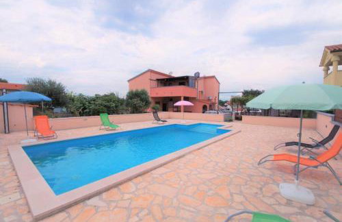 Sunny apartment with pool - Foto 4