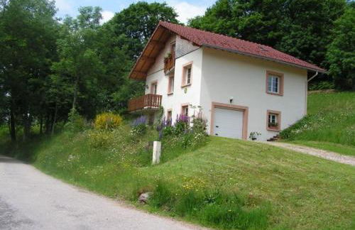 Chalet spacieux avec balcon, WiFi gratuit, proche lac et station de ski - FR-1-589-140 - Photo 5