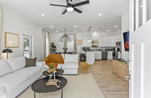 4BR Sleeps 12 Walk to Beach Pool Yard Dogs New 2023 Build - Foto 19