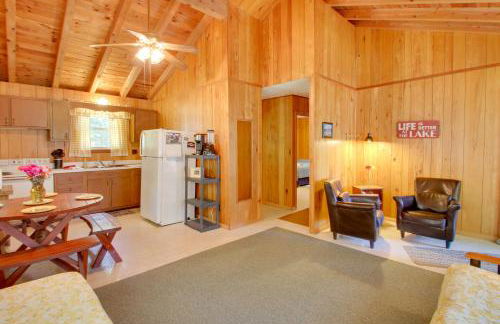 The Birches Raymond Getaway with Beach and Boat Dock - Foto 6