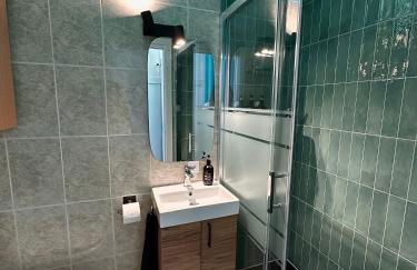 Beachfront Tiffany Design Apartment - Photo 14