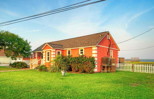 Waterfront Retreat w/ Private Boat Dock, Patio, Views Shore Thing by Avantstay - Photo 2