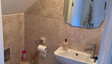 Beautiful Modern Cottage in Beaconsfield 3 bed - Foto 3