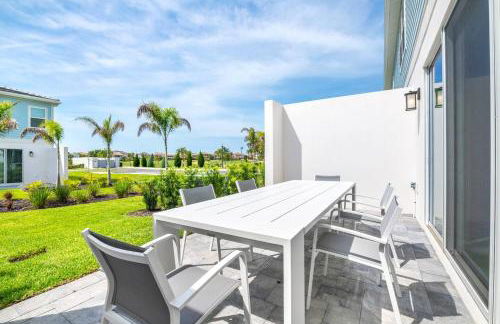 Cozy 3 Bedroom Townhouse Near Disney w/ Patio - Foto 1