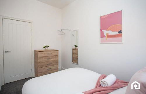 Vacant Nests The Fredrick Close to sea front - Photo 47