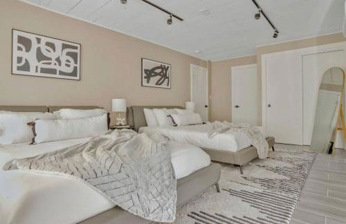 Stunning 2 Story Villa with Pool - Photo 7