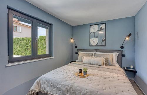 Villa Lana with Private Pool - Photo 21