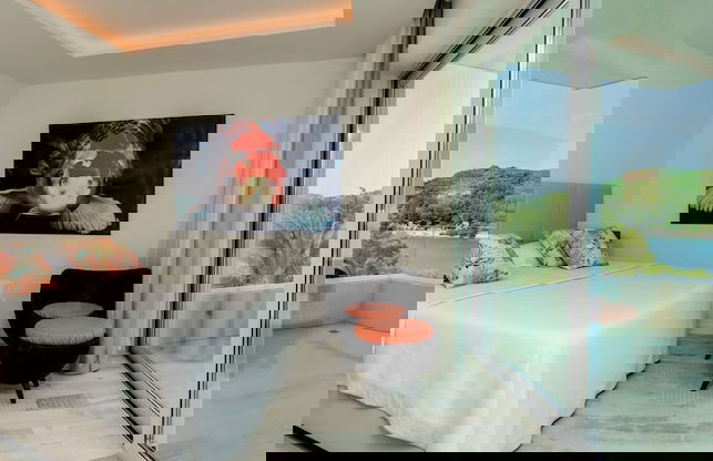 Beachfront Villa Seven Sins with Pool - Foto 3