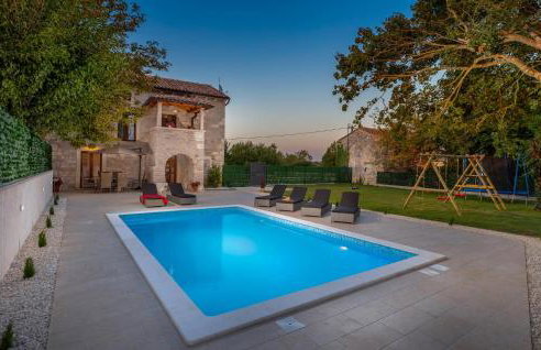 Cozy Home In Rojnici With Wifi - Photo 13