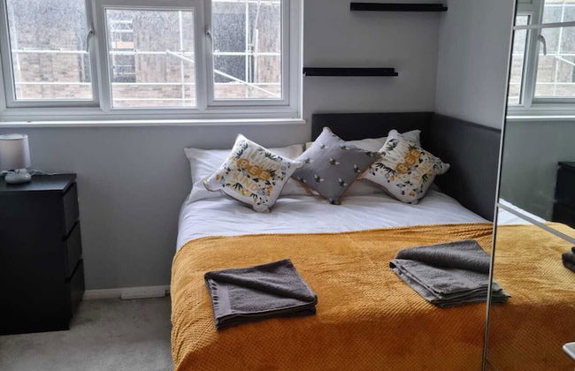 Impeccable 4-bed House in London With Jacuzzi - Foto 12