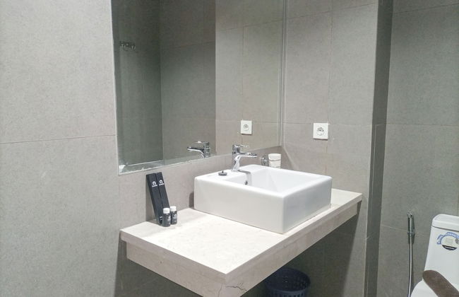 Elegant And Comfortable Studio Patraland Amarta Apartment - Photo 26