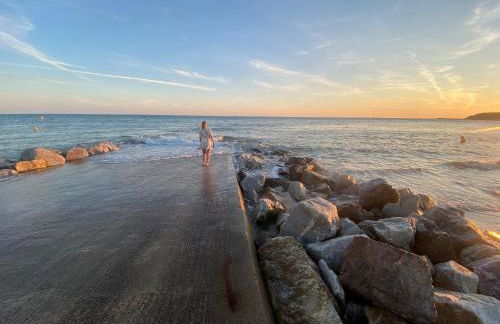 Barneville Plage appart cosy avec terrasse 150m de la mer - Foto 15