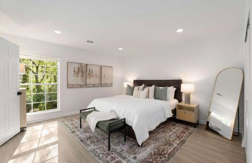 Stroll to Downtown Alpharetta AND Avalon Shops - Foto 20