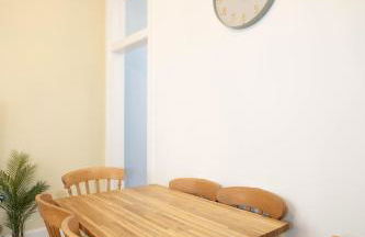 Stylish Apartment in Edinburgh 5 beds 3 Bedrooms - Photo 12