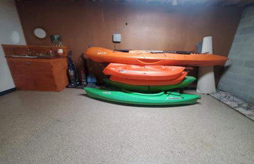 Gorgeous Cabin by Lake with Waterview and walking access - Foto 5