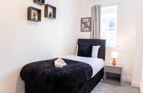 Contractor‑Heaven 5BR Home 4.5 Baths Wakefield - Foto 59