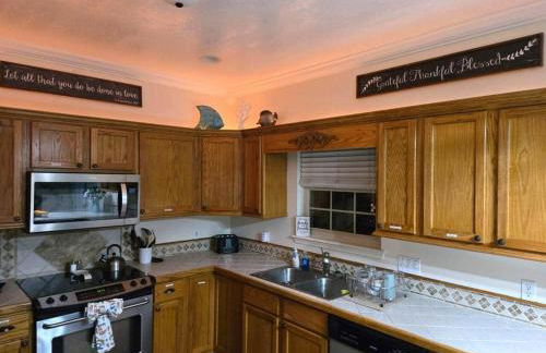 Peaceful Stay Near Biloxi Coast | 3 beds, 1 bath - Foto 28