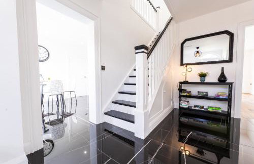 Escape Ordinary at Lily's Pad - Foto 61