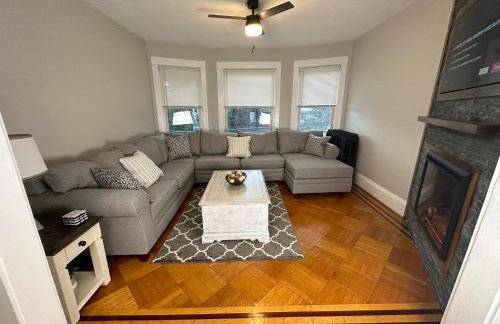 The Allen House - 3 Bedroom - 2 Full Bath - Private Gorgeous Apartment - Sleeps 8 - Foto 34