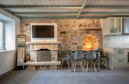 Traditional Stone House - Photo 7