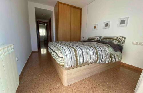 Big Family Terrassa Parking and noise free - Photo 16