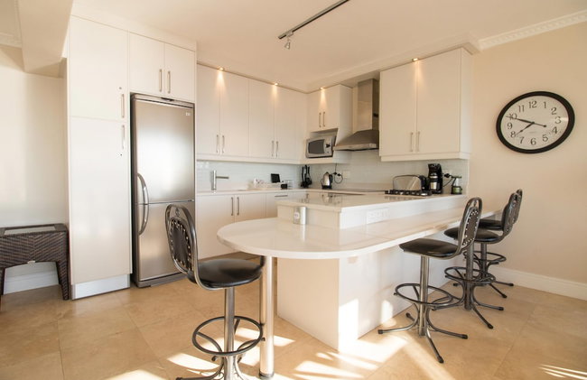 Third Floor sea Facing 2 Bedroom Apartment With Balcony - Photo 5