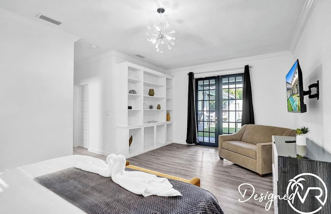 Amazing 7 BR Villa With Heated Pool Near the Beach - Photo 67