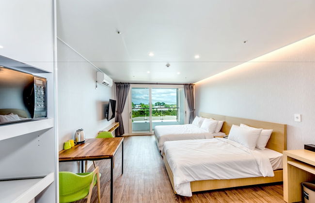 JnB Family Hotel - Photo 9