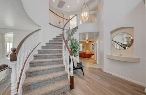 Gorgeous 6BR with Pool and Spa - Photo 22