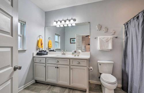 Modern PCB Home with Private Yard and Pool Access - Foto 15