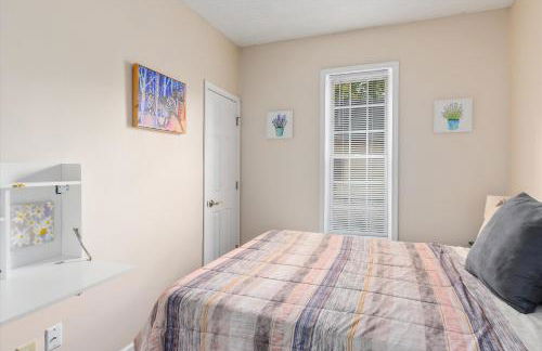 4BR Home Near Downtown Sleeps 10 - Tulip - Foto 12