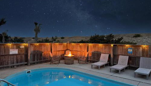 Elegant Updated Oceanfront Home with Pool & Hot Tub - Foto 4