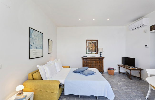 Yellow Suite sul Lungomare di Recco by Wonderful Italy - Photo 2