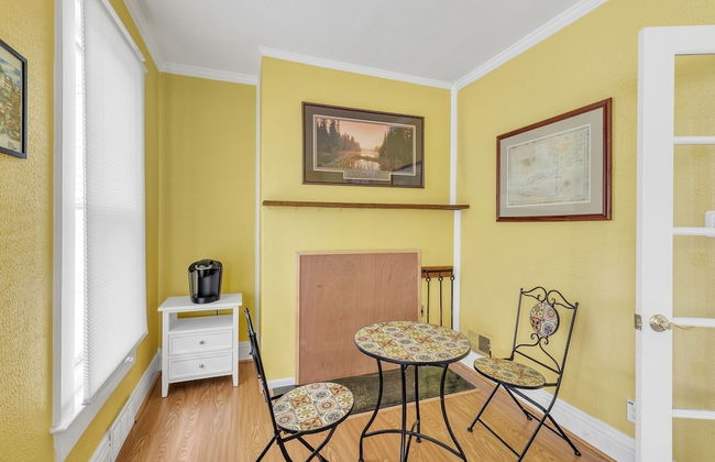 Unique Charmer: Outdoor Space & More Near Um 3 Bedroom Home by RedAwning - Foto 20