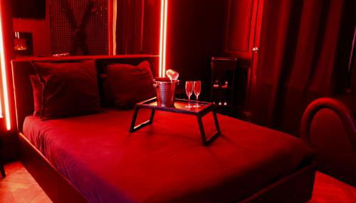 Love Room, L'interdit - Foto 3